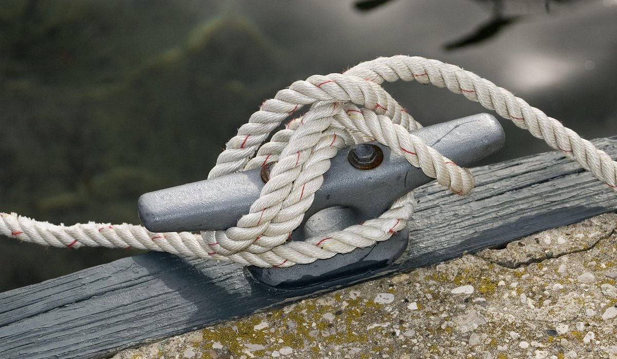 How to Maintain Mooring Lines and Fenders