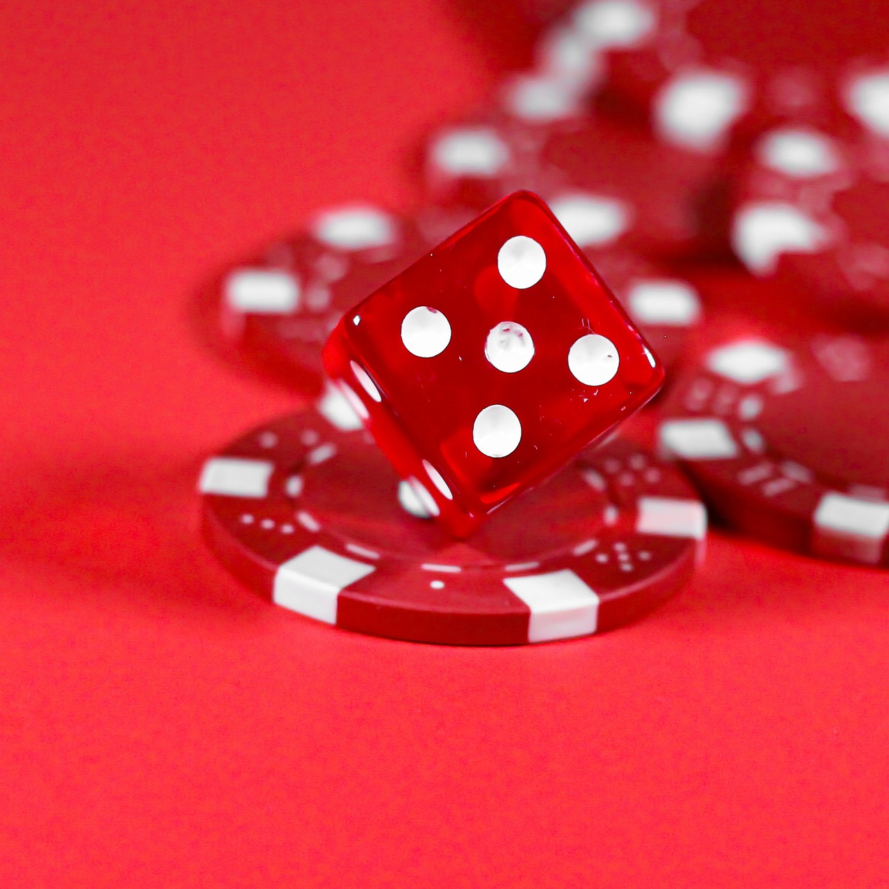 The iGaming Edge: How Smart Players Approach Casino, Betting, Slots & Poker
